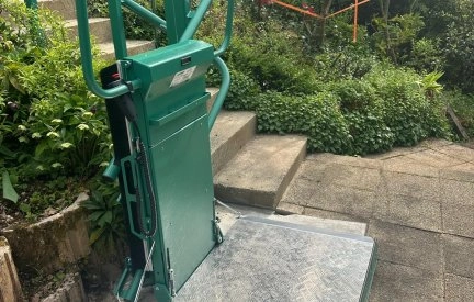 Plateformes élévatrices pour escaliers Stratos